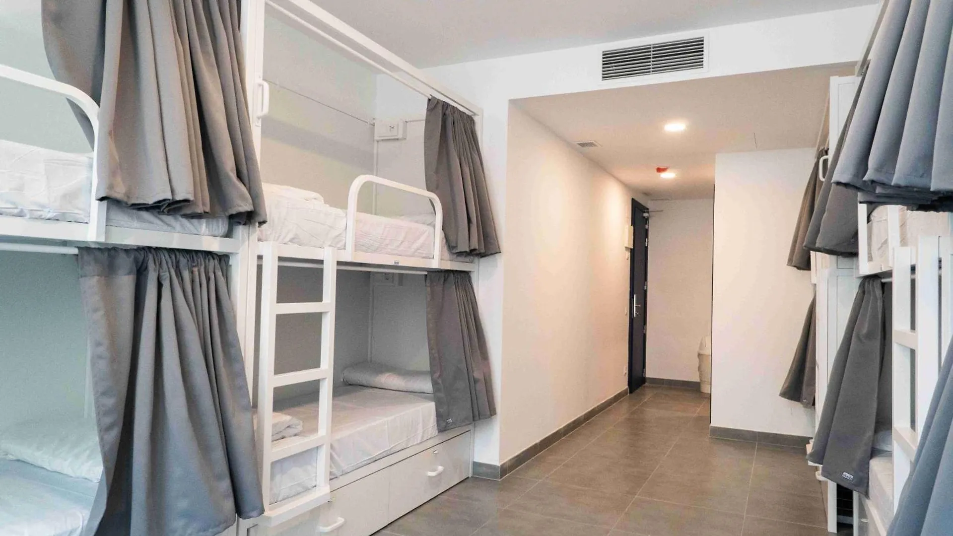Sea Hostel Barcelona 0*,